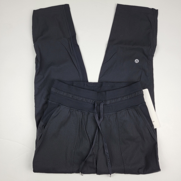 Lululemon Dance Studio Mid Rise Crop - Picture 3 of 7